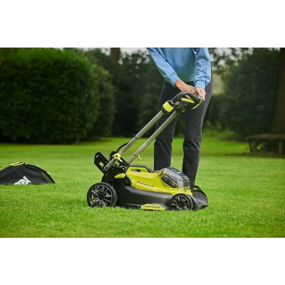 Aku sekačka na trávu RYOBI ONE+ RY18LMX40C-240, 2 baterie - B Aku sekačka na trávu RYOBI ONE+ RY18LMX40C-240, 2 baterie - B