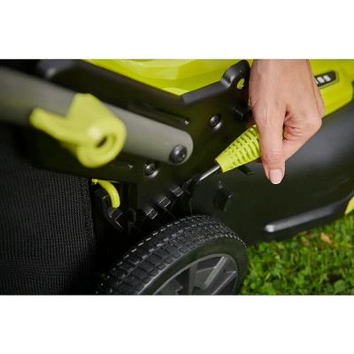 Aku sekačka na trávu RYOBI ONE+ RY18LMX40C-240, 2 baterie - B Aku sekačka na trávu RYOBI ONE+ RY18LMX40C-240, 2 baterie - B