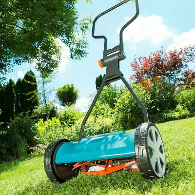 Vřetenová sekačka GARDENA Classic 330, šířka sečení: 33 cm - B Vřetenová sekačka GARDENA Classic 330, šířka sečení: 33 cm - B