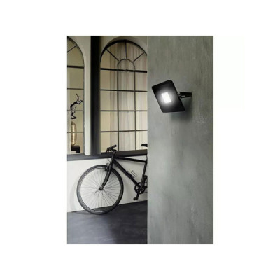 LED LED